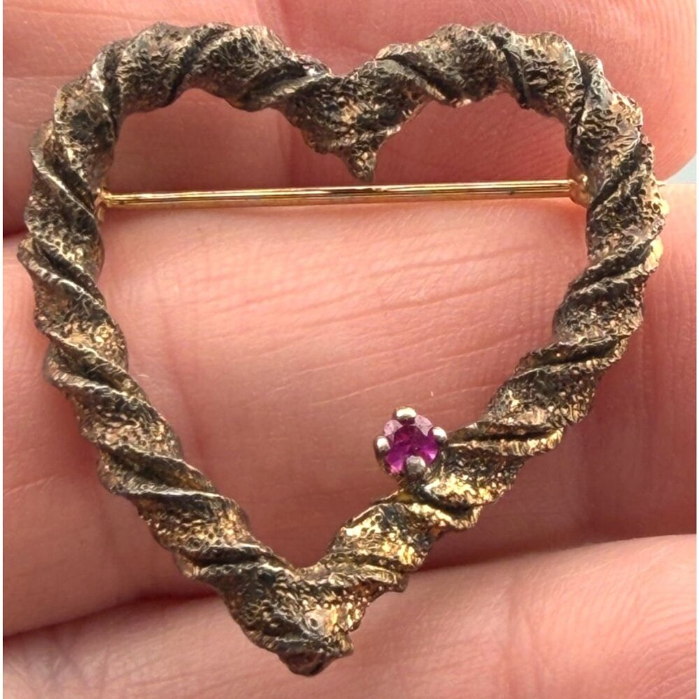 Vintage Les Bernard Brooch Sterling Silver Heart Brooch Ruby Accent Textured - Picture 2 of 6